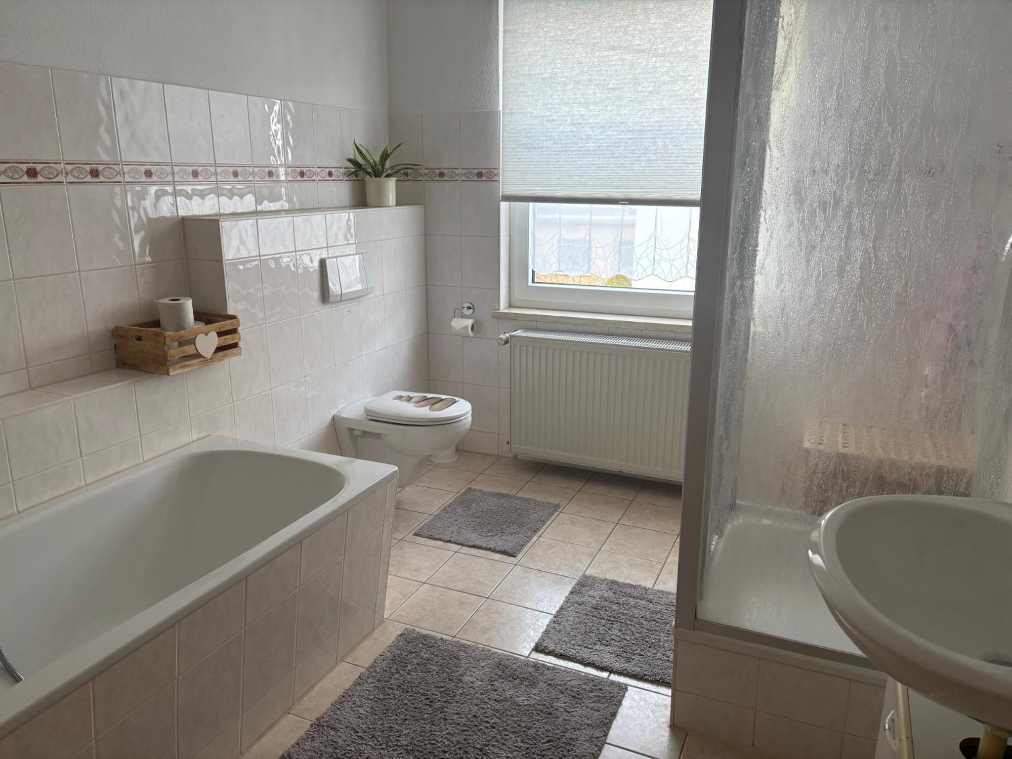 Zentral Gelegenes Apartment Am Fusse Der Wartburg ไอเซนัค ภายนอก รูปภาพ